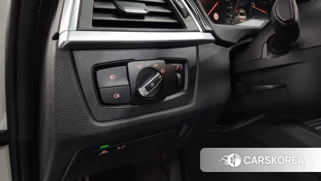 BMW 3 Series (F30) 2018 Белый из Кореи, фото 5