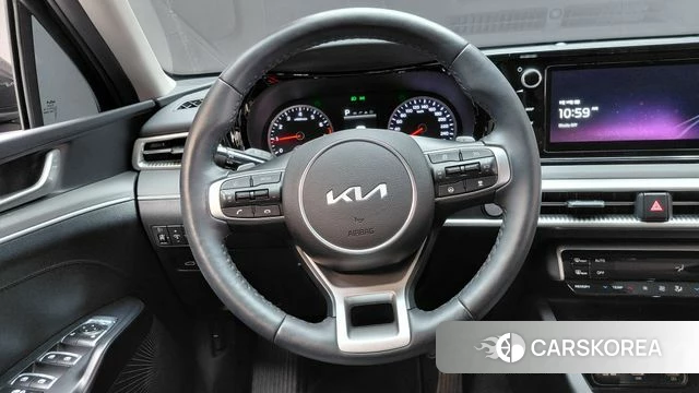 Kia K5 3rd generation 2023 Черный из Кореи, фото 5