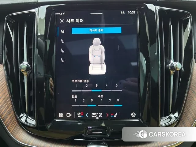 Volvo XC60 second Generation 2025 Белый из Кореи, фото 5