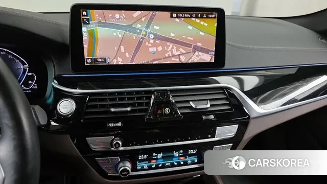 BMW 5 Series (G30) 2022 Черный из Кореи, фото 5