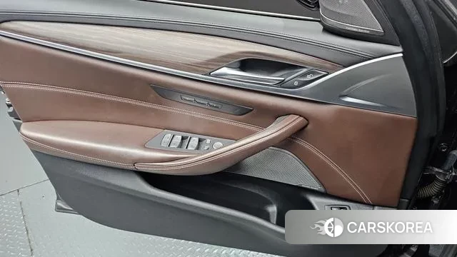 BMW 5 Series (G30) 2020 Синий из Кореи, фото 5