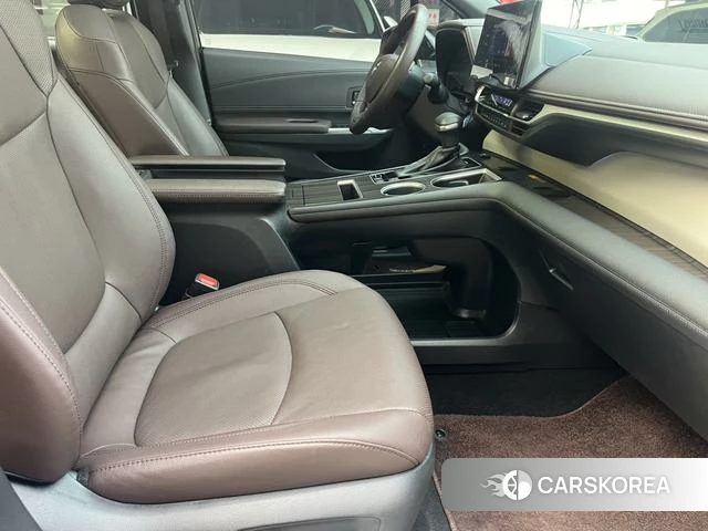 Toyota Grevia 2023 Серебристо-серый из Китая, фото 5