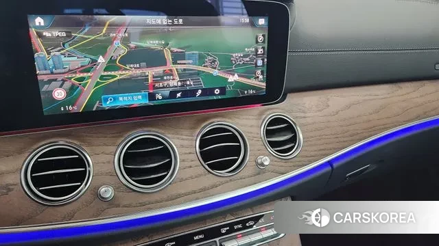 Mercedes-Benz E-Class W213 2022 Белый из Кореи, фото 5