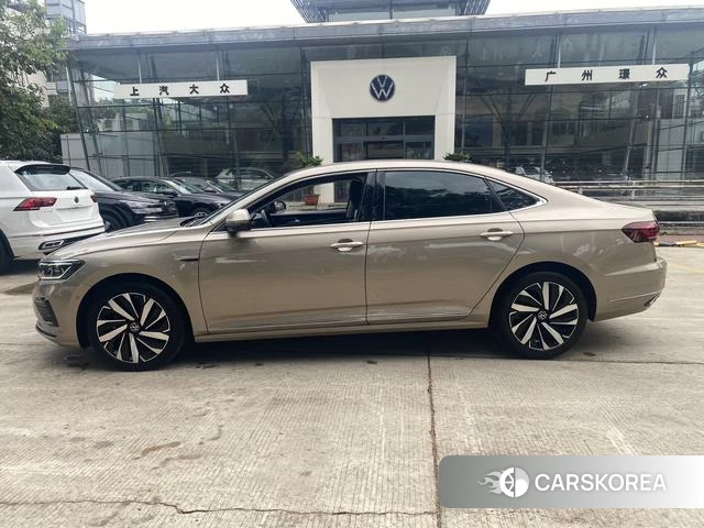 Volkswagen Passat 2022 Шампань из Китая, фото 5