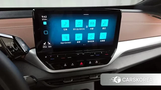 Volkswagen ID.4 2023 Белый из Кореи, фото 5