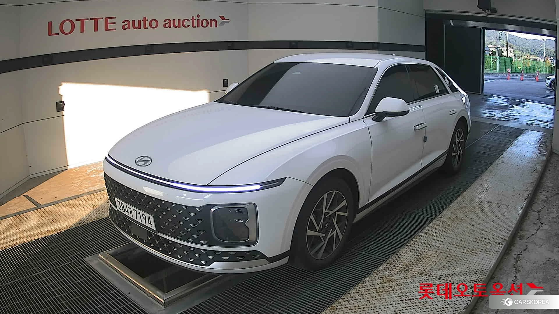 Hyundai Grandeur 2023 Белый из Кореи, фото 5