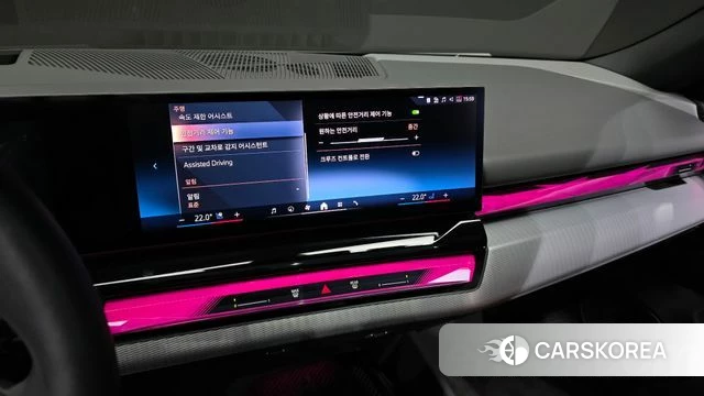 BMW i5 (G60) 2024 Светло-серебряный цвет из Кореи, фото 5