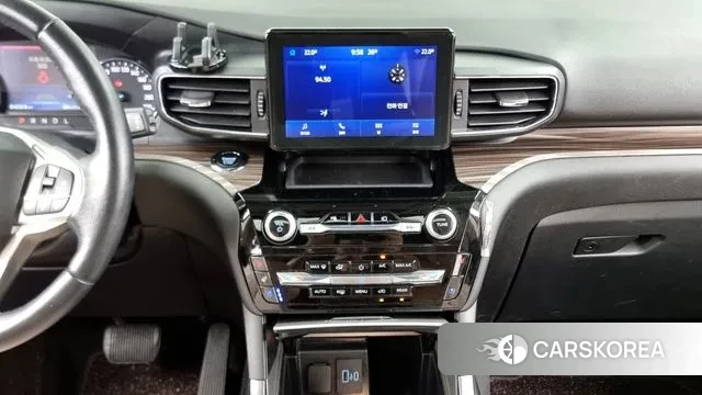 Ford Explorer 6th Generation 2022 Белый из Кореи, фото 5