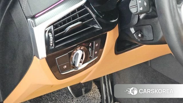 BMW 5 Series (G30) 2022 Черный из Кореи, фото 5