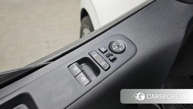 Hyundai Staria 2025 Белый из Кореи, фото 5