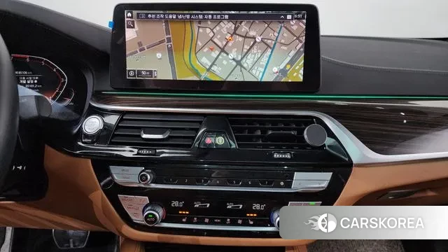 BMW 5 Series (G30) 2022 Белый из Кореи, фото 5