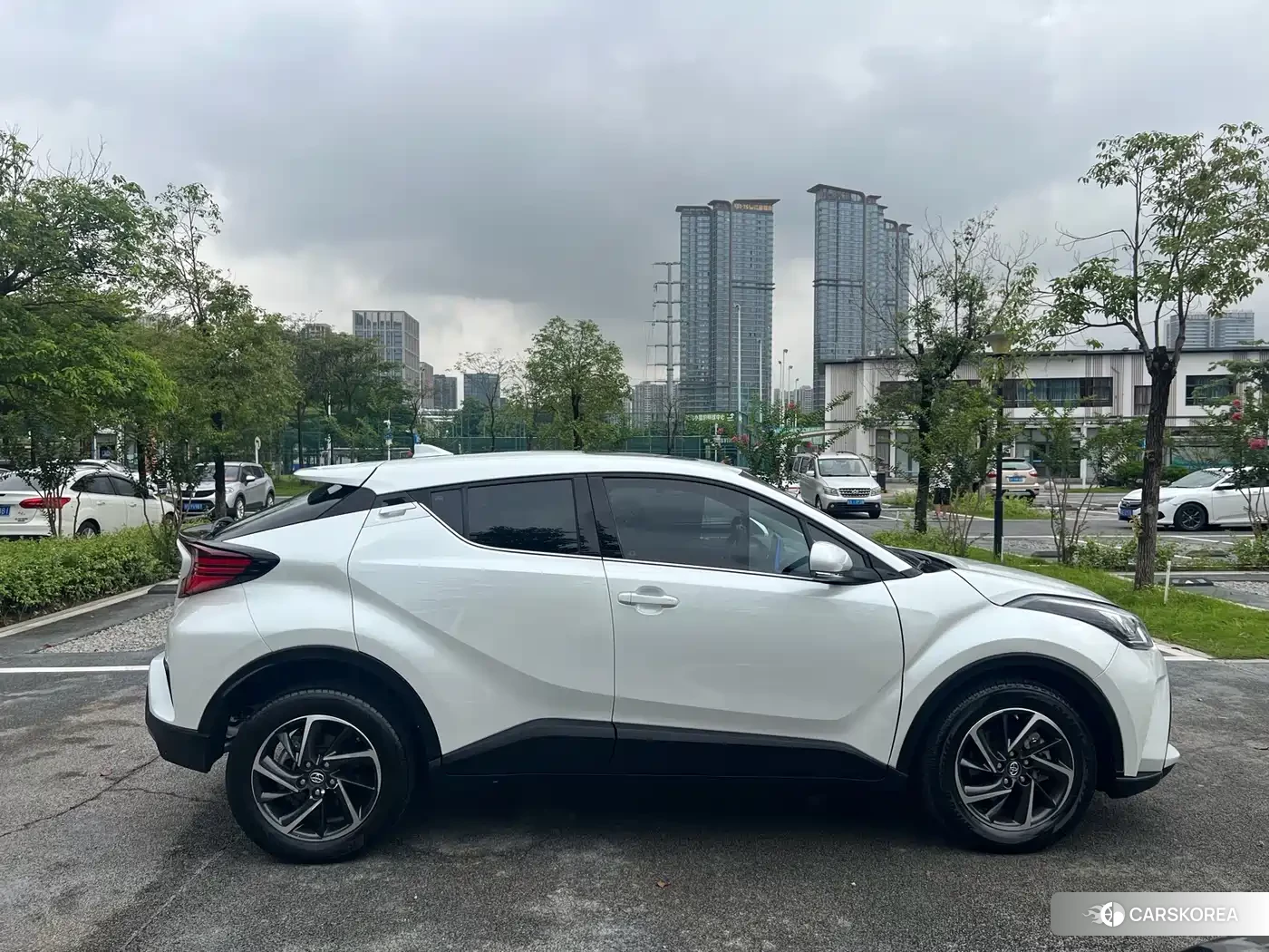 Toyota C-HR 2023 Белый из Китая, фото 5