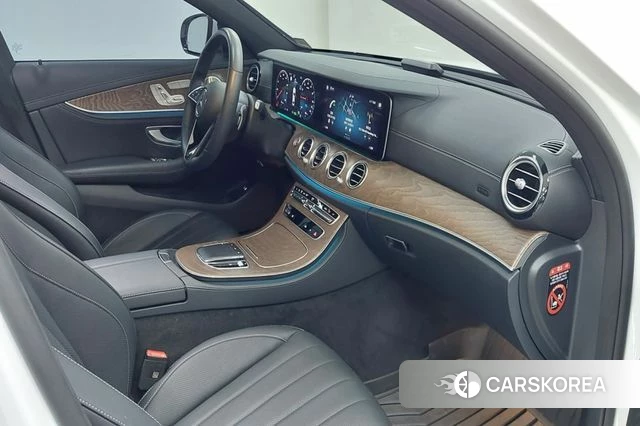 Mercedes-Benz E-Class W213 2023 Белый из Кореи, фото 5
