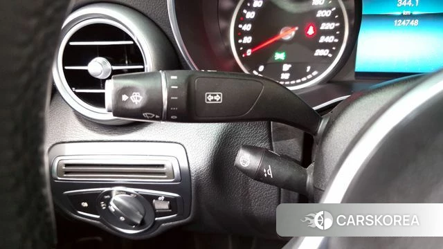 Mercedes-Benz C-Class W205 2018 Черный из Кореи, фото 5