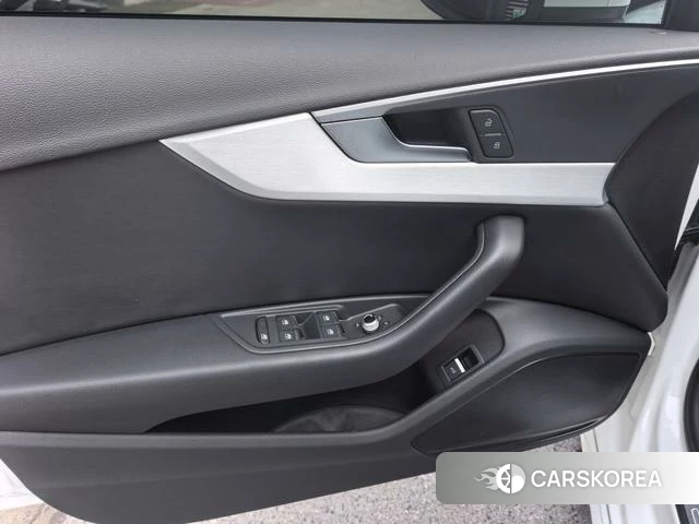 Audi A4L 2023 Белый из Китая, фото 5