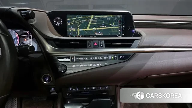 Lexus ES300h 7th generation 2018 Черный из Кореи, фото 5