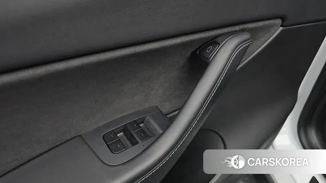 Tesla Model Y 2021 Белый из Кореи, фото 5