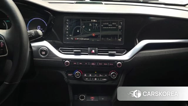 Kia Niro Plus 2023 Белый из Кореи, фото 5