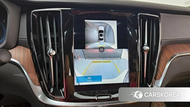 Volvo S60 3rd generation 2024 Белый из Кореи, фото 5