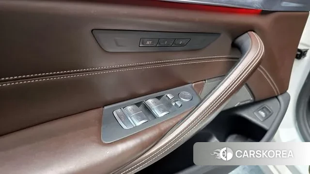 BMW 5 Series (G30) 2020 Белый из Кореи, фото 5