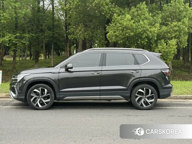 Volkswagen Tuyue 2024 Темно-серый из Китая, фото 5