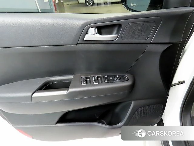 Kia Sportage The Bold 2018 Белый из Кореи, фото 5