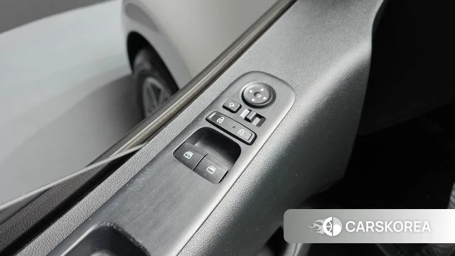 Hyundai Staria 2023 Белый из Кореи, фото 5