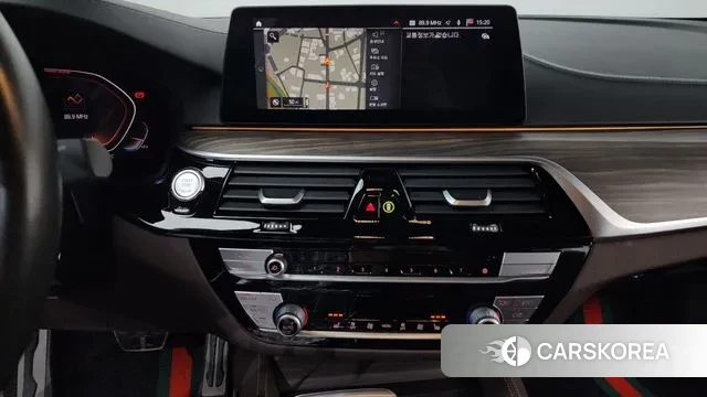 BMW 5 Series (G30) 2020 Белый из Кореи, фото 5