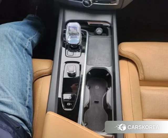 Volvo XC60 second Generation 2023 Белый из Кореи, фото 5