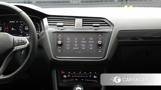 Volkswagen Tiguan second Generation 2022 Белый из Кореи, фото 5