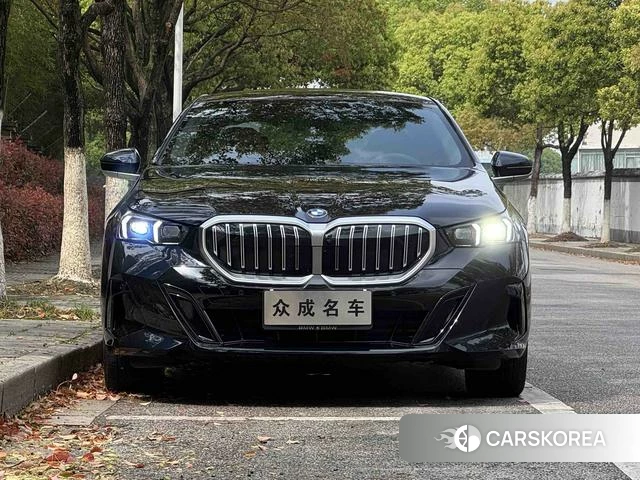 BMW 5 series 2025 Черный из Китая, фото 5