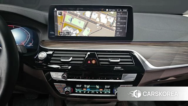 BMW 5 Series (G30) 2023 Белый из Кореи, фото 5