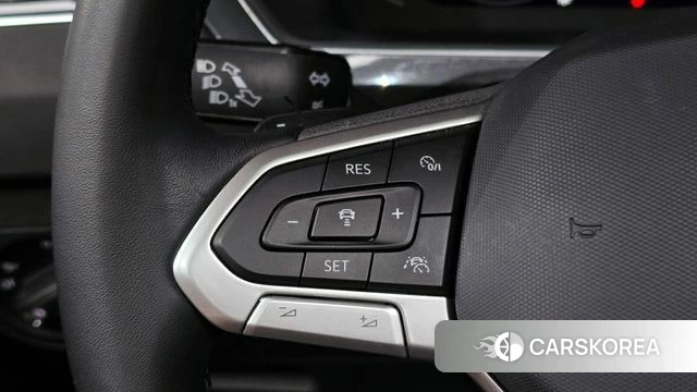 Volkswagen Tiguan second Generation 2023 Белый из Кореи, фото 5