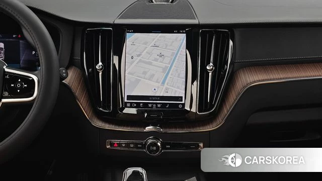 Volvo XC60 second Generation 2023 Белый из Кореи, фото 5