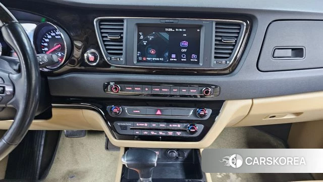 Kia The New Carnival 2018 Черный из Кореи, фото 5
