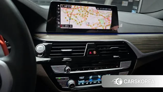 BMW 5 Series (G30) 2019 Белый из Кореи, фото 5