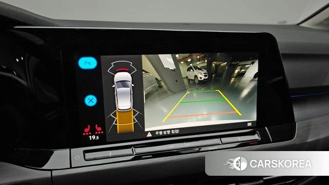Volkswagen Golf 8th Generation 2023 Белый из Кореи, фото 5