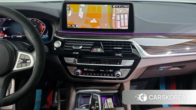 BMW 5 Series (G30) 2022 Белый из Кореи, фото 5
