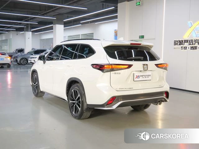 Toyota Crown Lufang 2024 Белый из Китая, фото 5