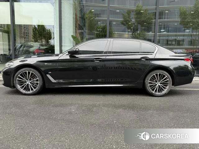 BMW 5 series 2022 Черный из Китая, фото 5