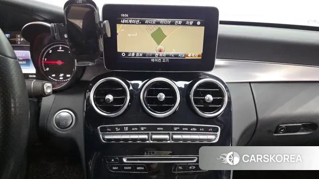 Mercedes-Benz C-Class W205 2018 Черный из Кореи, фото 5