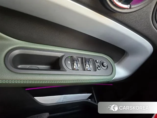 Mini Cooper S Countryman 2022 Светло-серебряный цвет из Кореи, фото 5