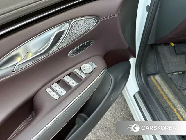 Genesis GV70 2024 Белый из Кореи, фото 5