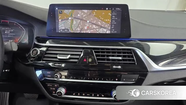 BMW 5 Series (G30) 2019 Белый из Кореи, фото 5