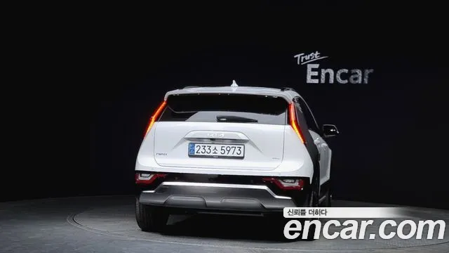 Kia Di Ol Nu Niro 2023 Белый из Кореи, фото 5