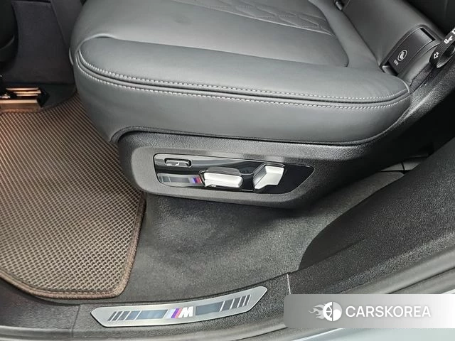 BMW X5 (G05) 2024 Светло-серебряный цвет из Кореи, фото 5