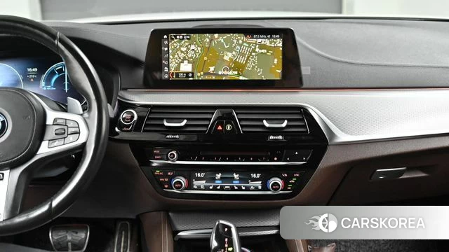 BMW 5 Series (G30) 2019 Белый из Кореи, фото 5