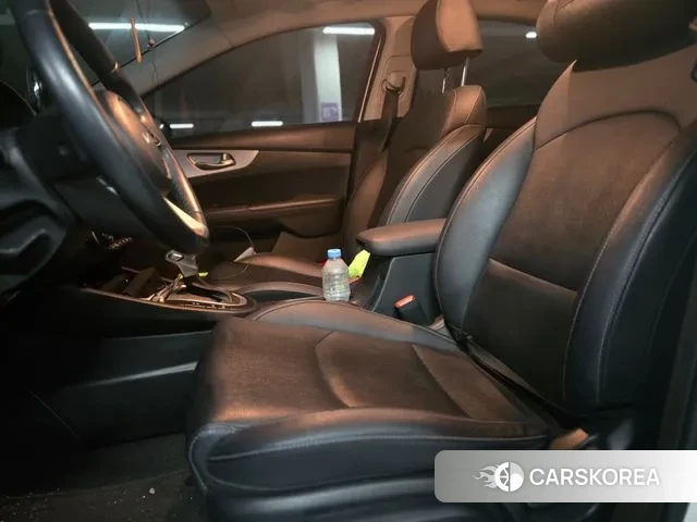 Kia The New K3 2nd generation 2021 Белый из Кореи, фото 5