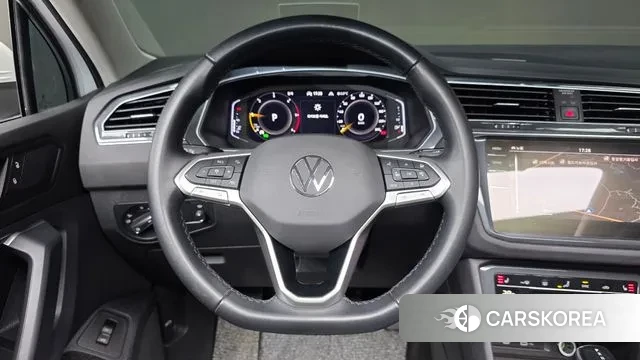 Volkswagen Tiguan second Generation 2022 Белый из Кореи, фото 5