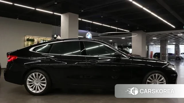 BMW 6 Series GT (G32) 2022 Черный из Кореи, фото 5